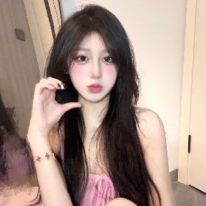 陪玩妹子亲亲小鱼宝的照片1