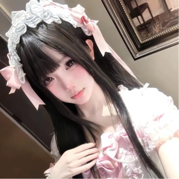 陪玩妹子Tღ凝萌铲LOL的照片1