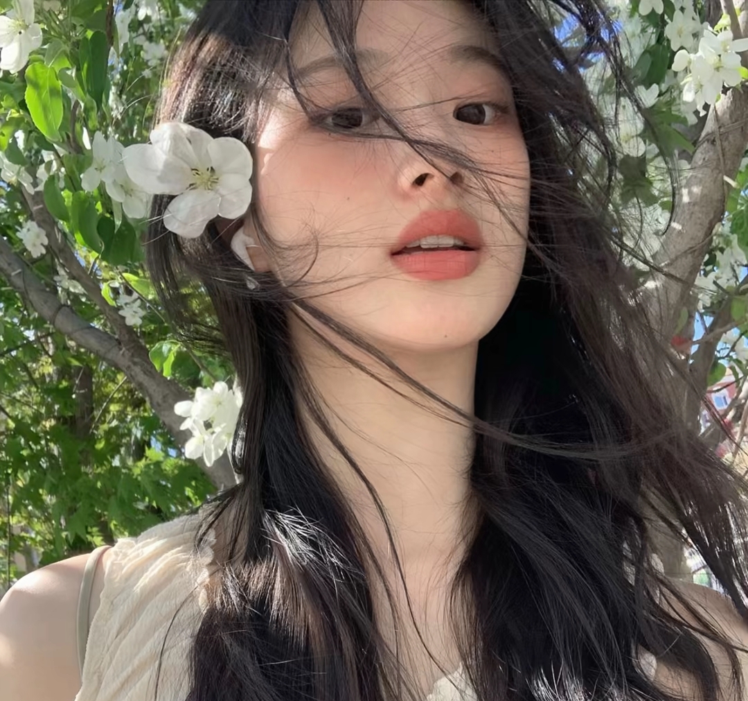陪玩妹子微风挽挽的照片1