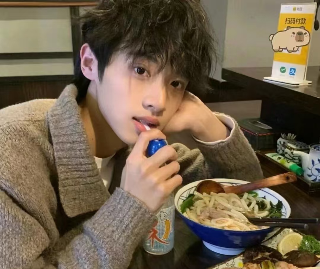 陪玩妹子晚遇·的照片1