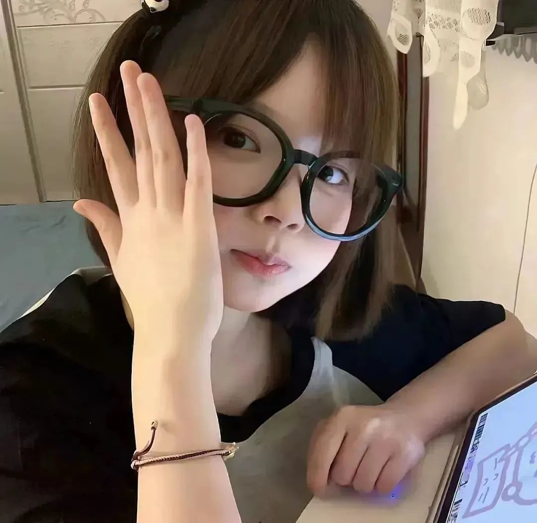 陪玩妹子阿拉蕾·的照片1