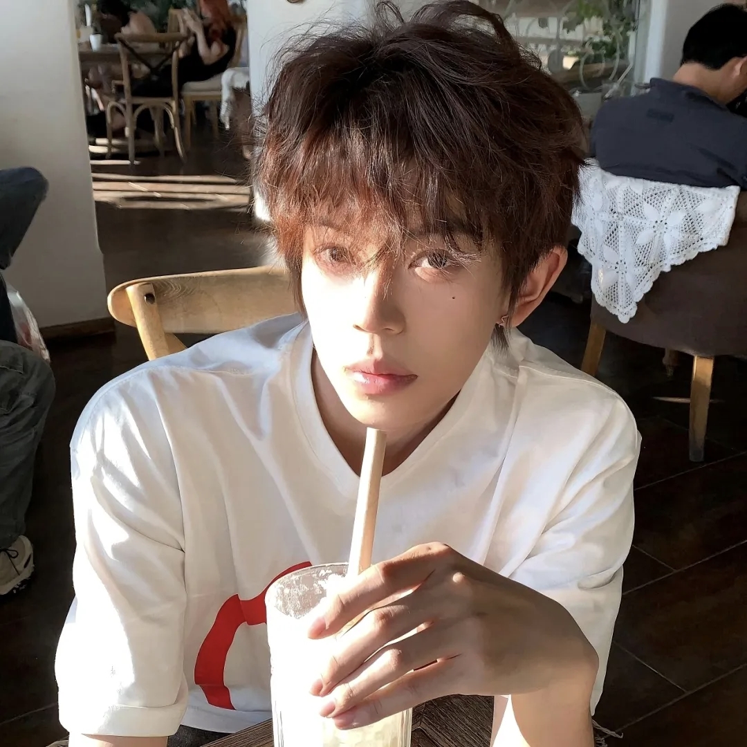 陪玩妹子别心动·的照片1