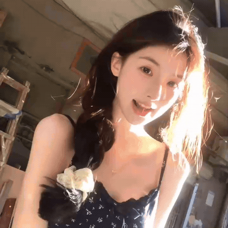 陪玩妹子凛冬雪漫天的照片1