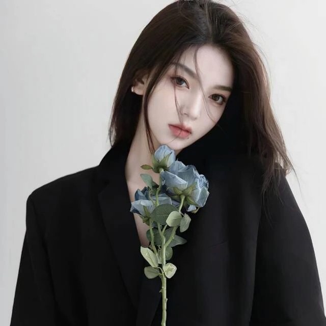 陪玩妹子半两的照片1