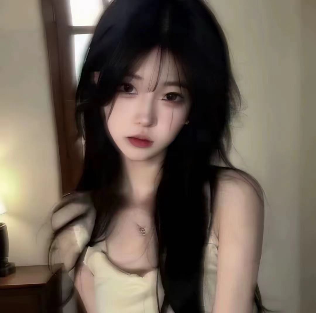 陪玩妹子洛洛不愛讲话的照片1