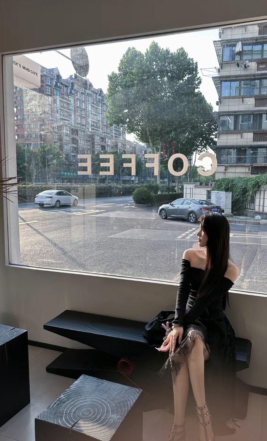 陪玩妹子甜怡酱的照片2