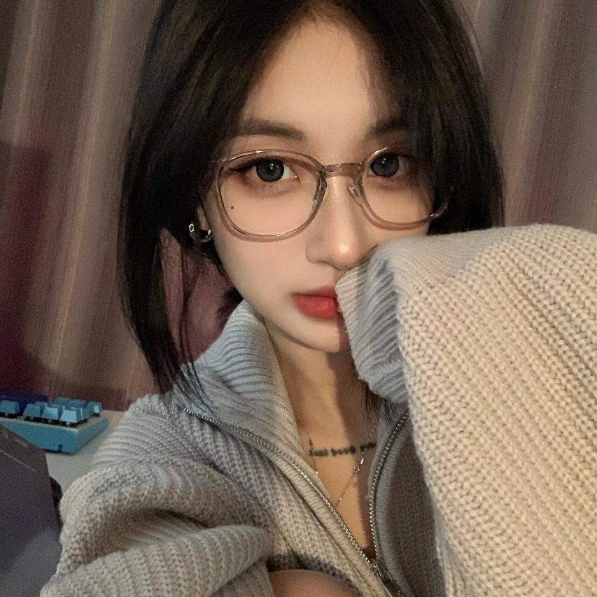 陪玩妹子芝士不是甜崽的照片2