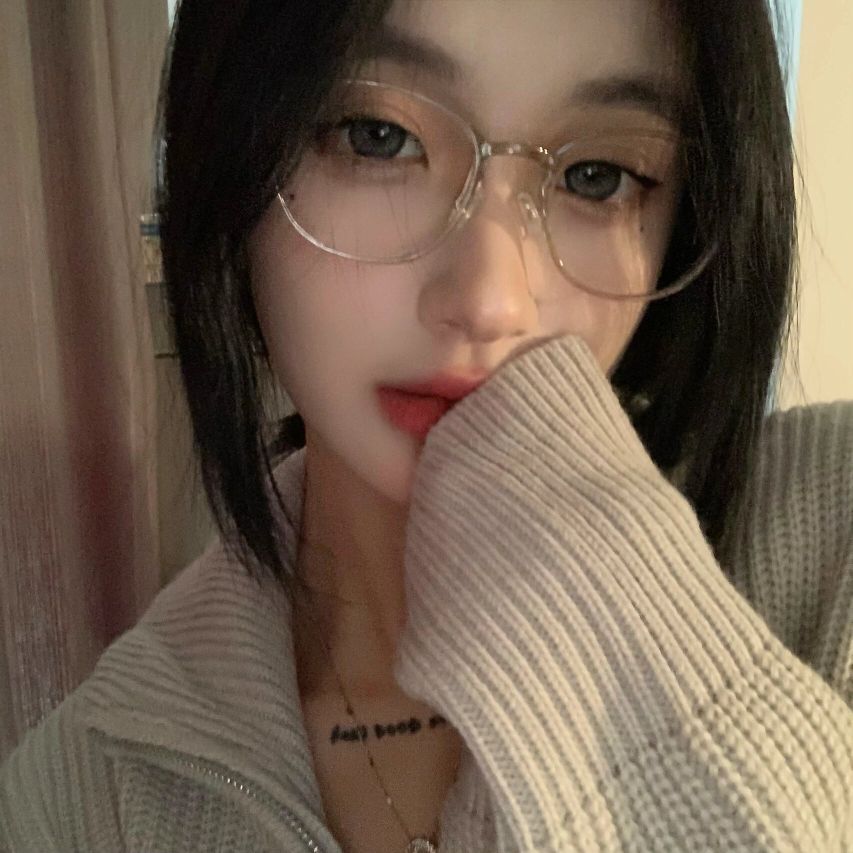 陪玩妹子芝士不是甜崽的照片1