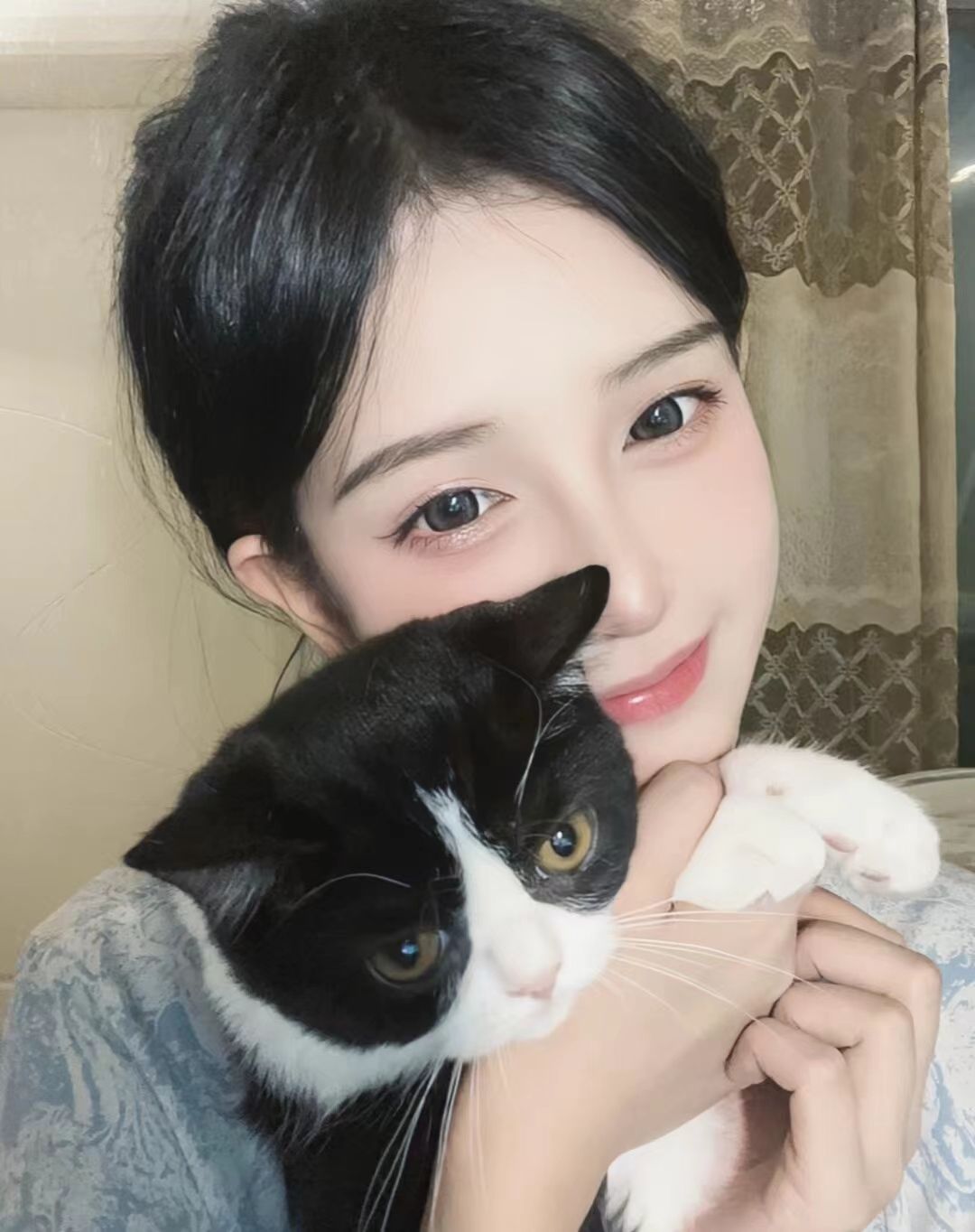 陪玩妹子小小不吃糖的照片1