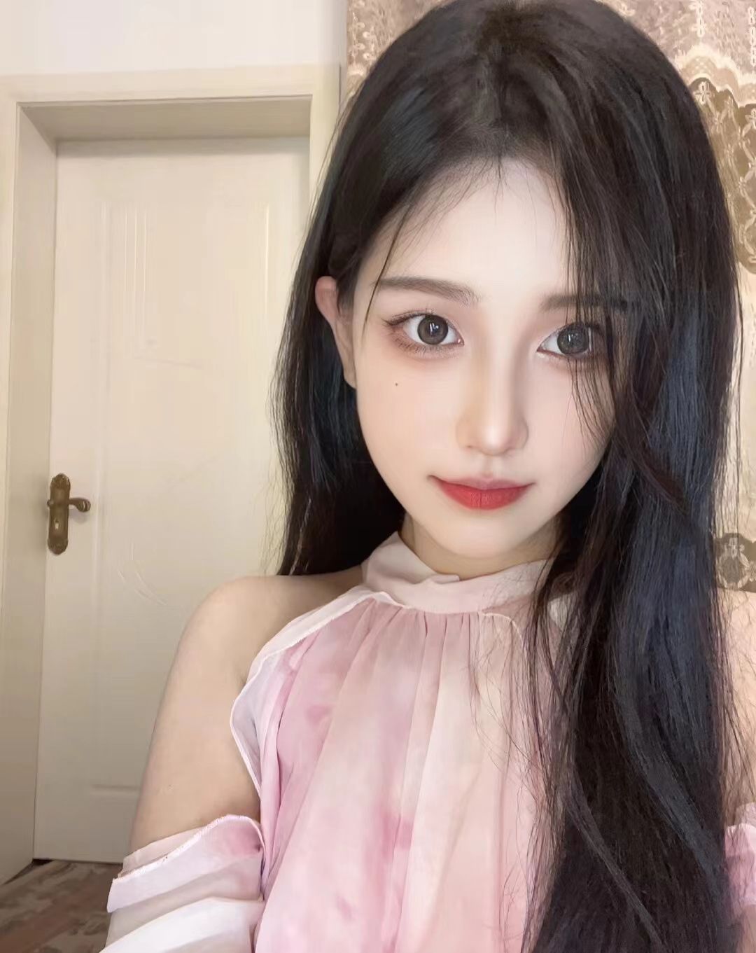 陪玩妹子小小不吃糖的照片5