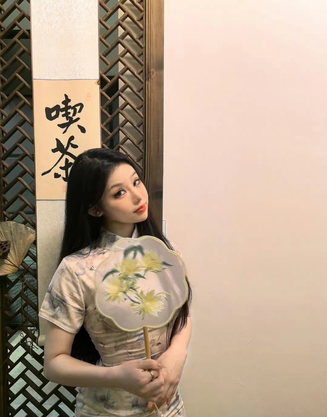 陪玩妹子小月亮很亮的照片6