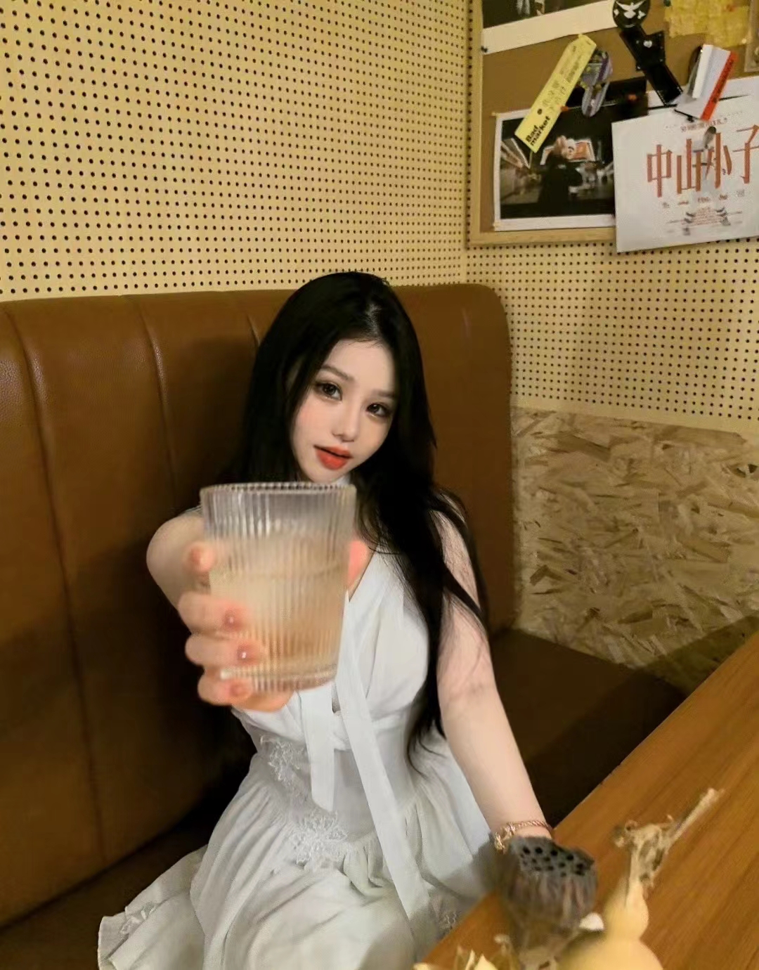 陪玩妹子小月亮很亮的照片1