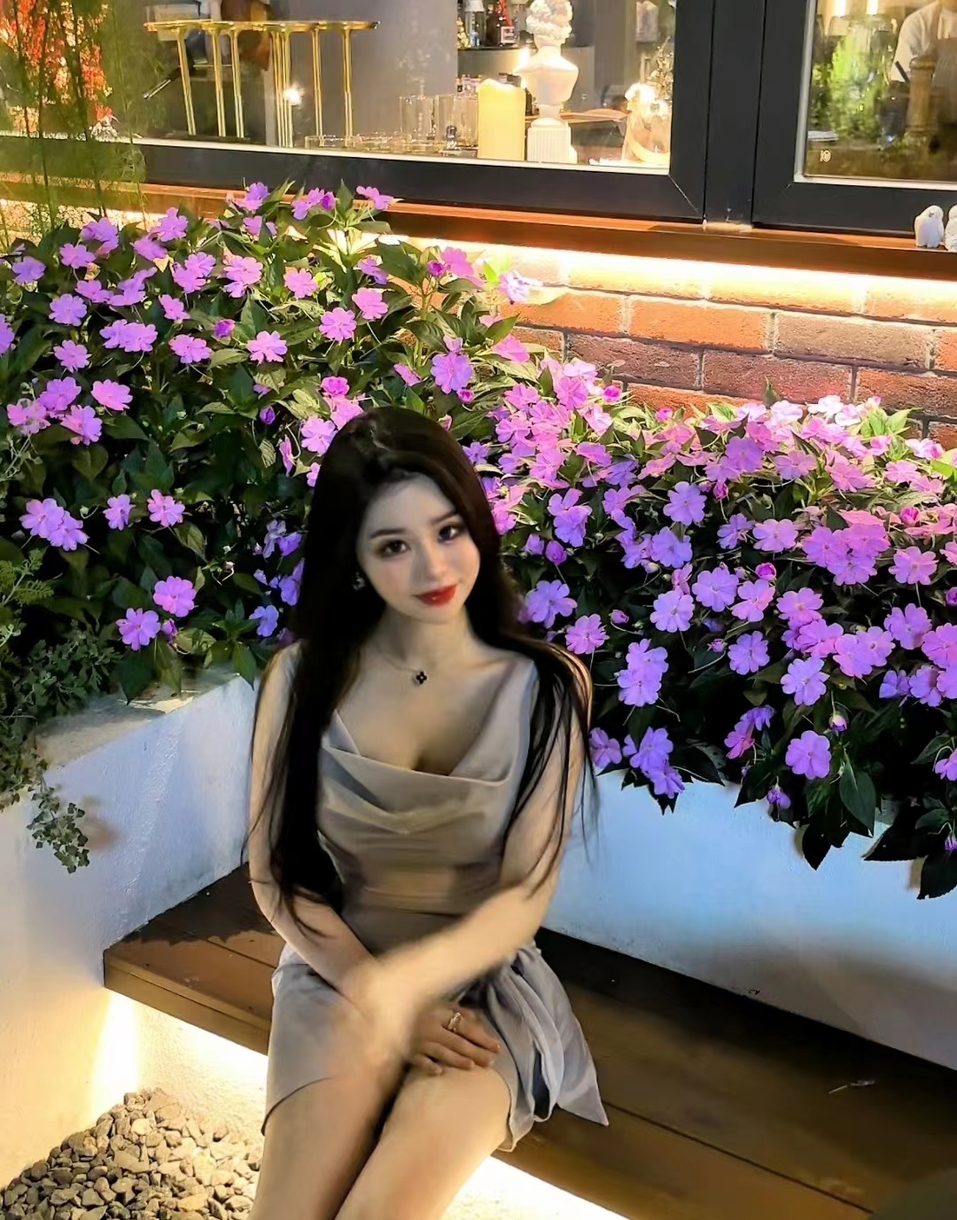 陪玩妹子小月亮很亮的照片3