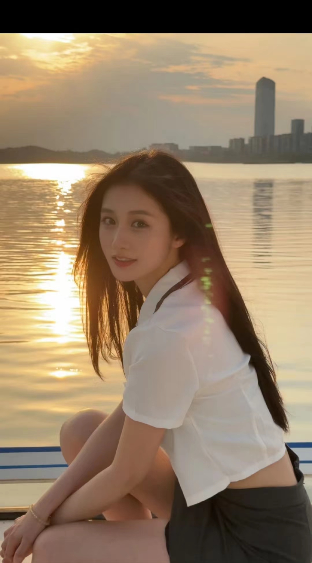 陪玩妹子爱吃麻辣烫的照片1