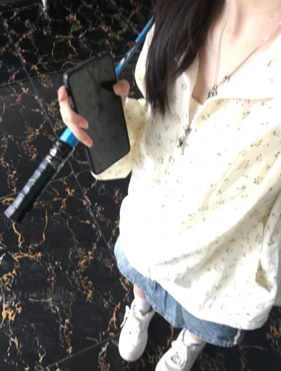 陪玩妹子甜岁的照片1