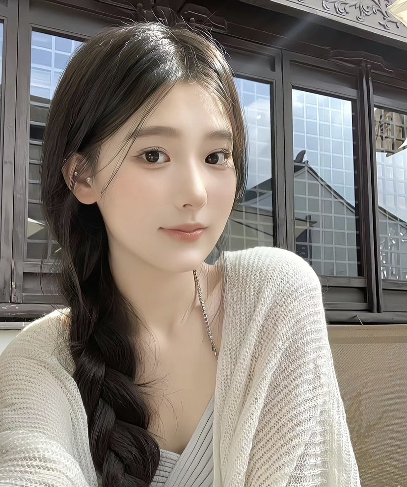 陪玩妹子美（在线秒回）的照片1