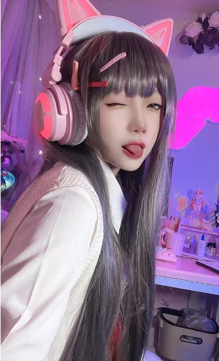 陪玩妹子暖情LOL铲铲的照片2