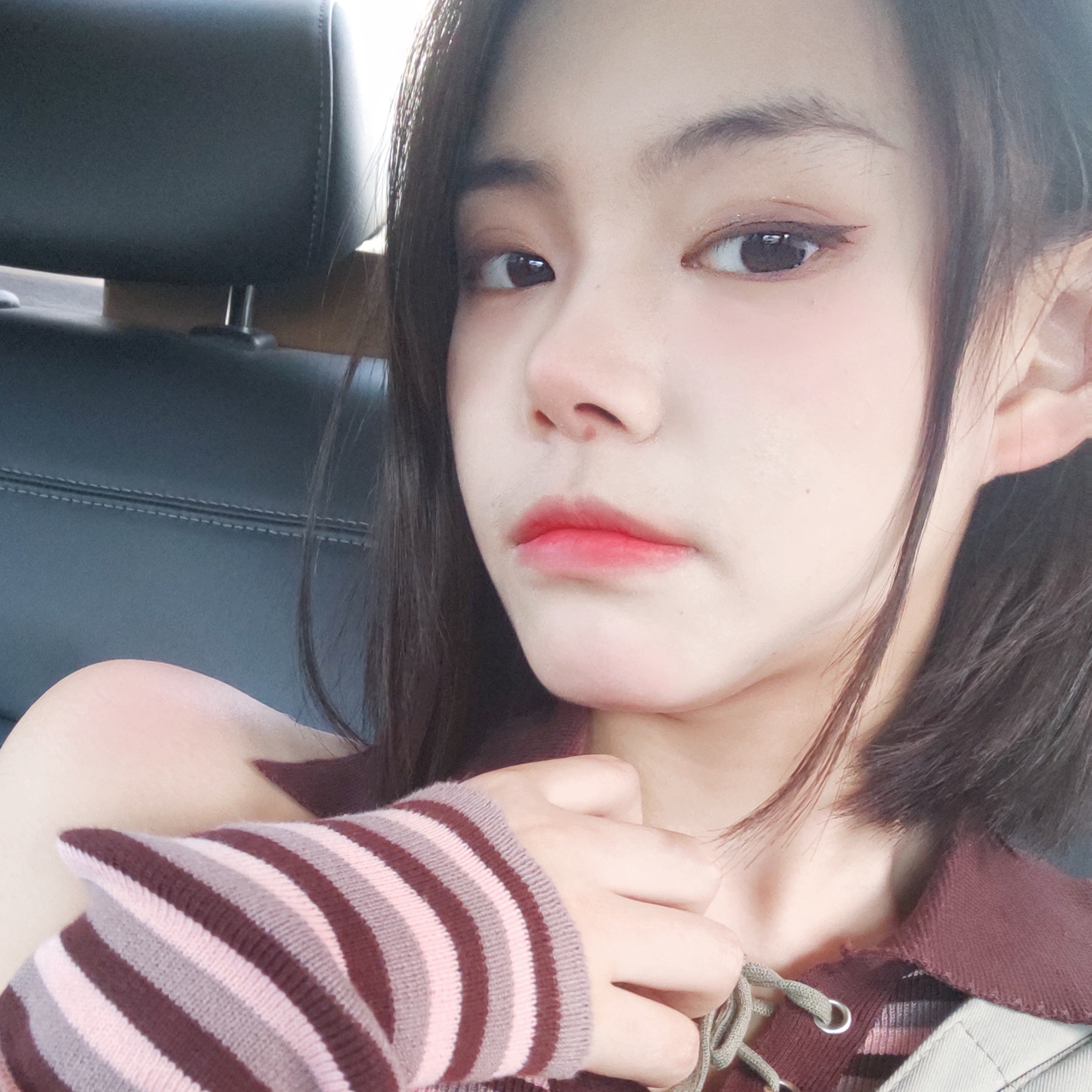 陪玩妹子简生想下班的照片3