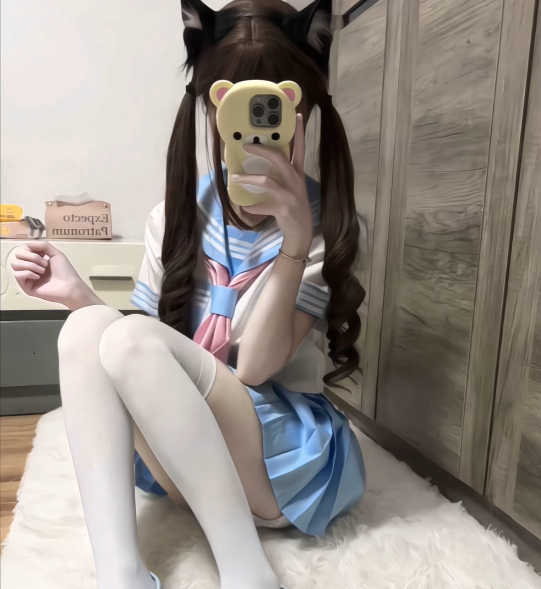 陪玩妹子小蛇爱吃牛奶的照片3