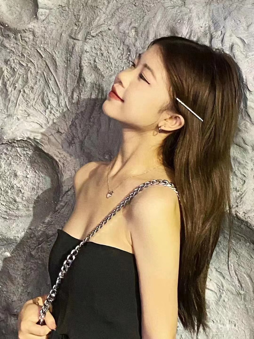 陪玩妹子在在才不坏的照片1