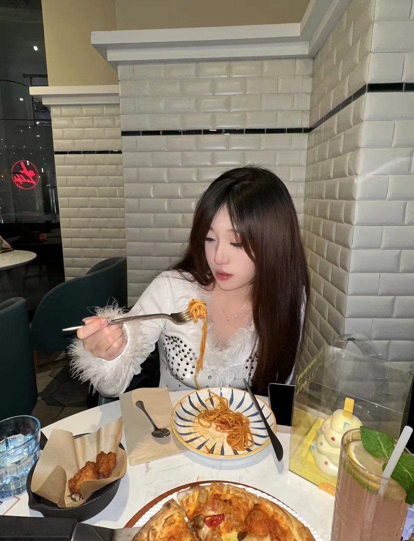 陪玩妹子小香渔的照片1