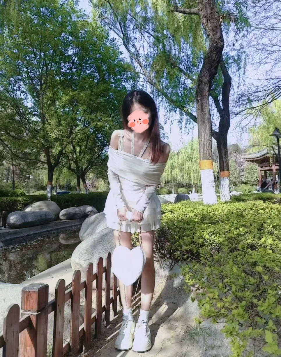 陪玩妹子杳兮的照片2