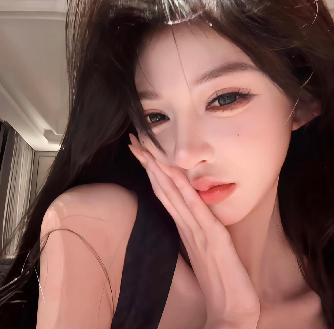 陪玩妹子快醒醒来姐姐怀里的照片1