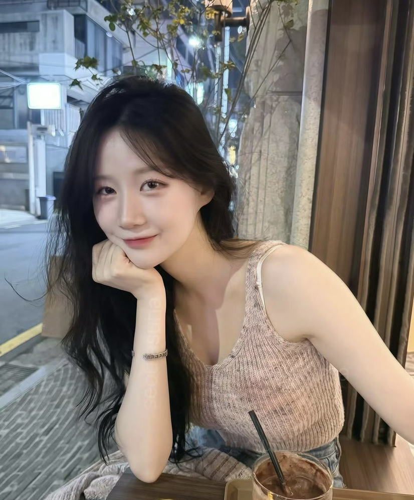 陪玩妹子佳佳吖的照片2