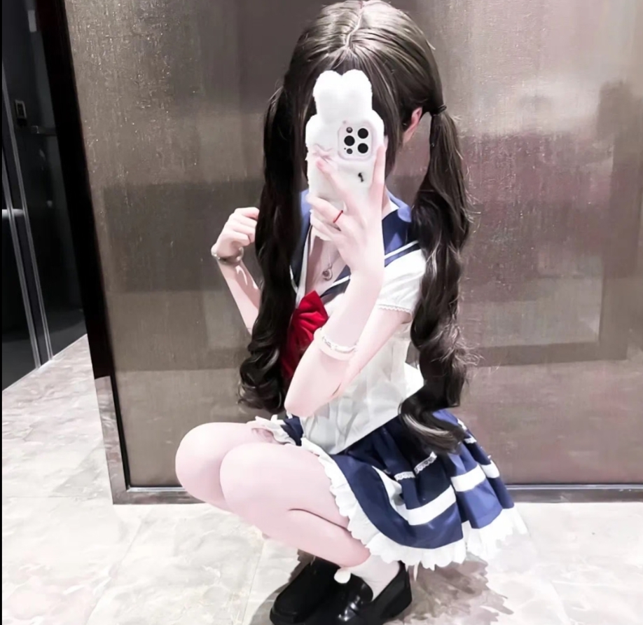 陪玩妹子甜小婷的照片4