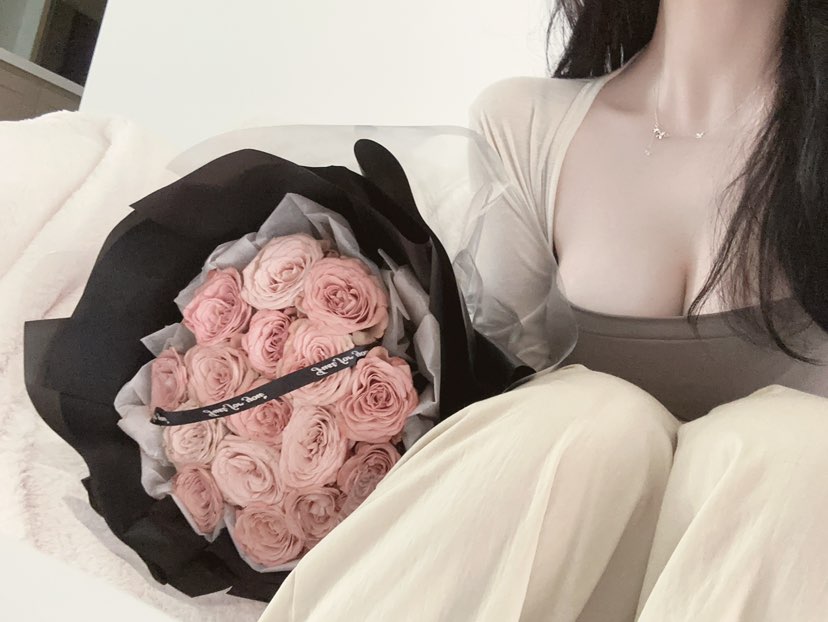 陪玩妹子卿卿似卿的照片5