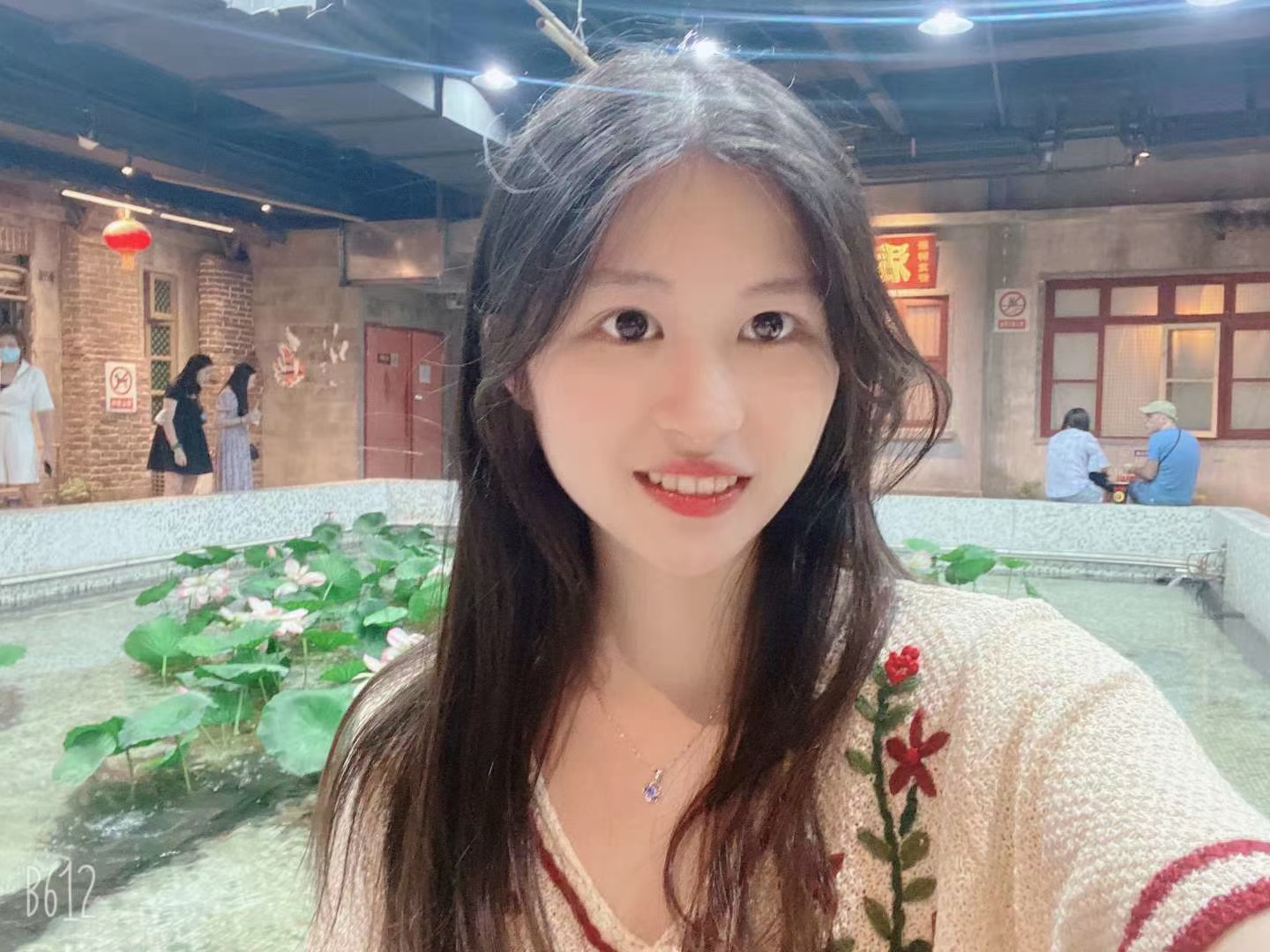 陪玩妹子礼礼·头本的照片2