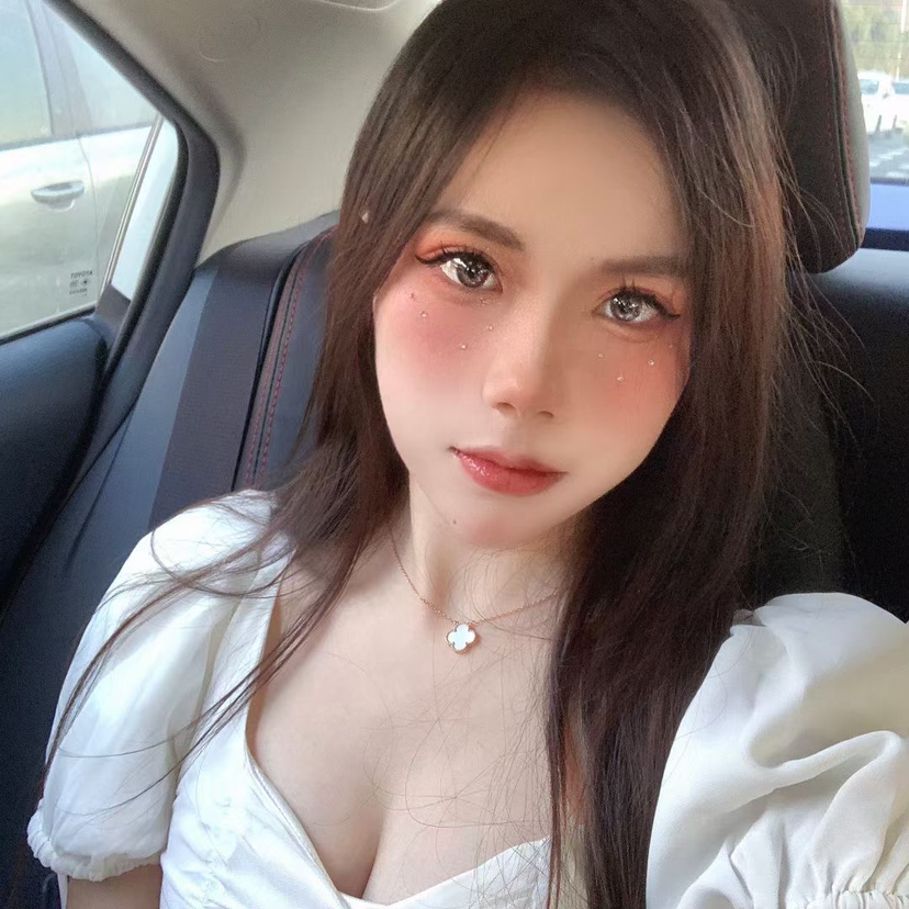 陪玩妹子风月劫洲瓦的照片1