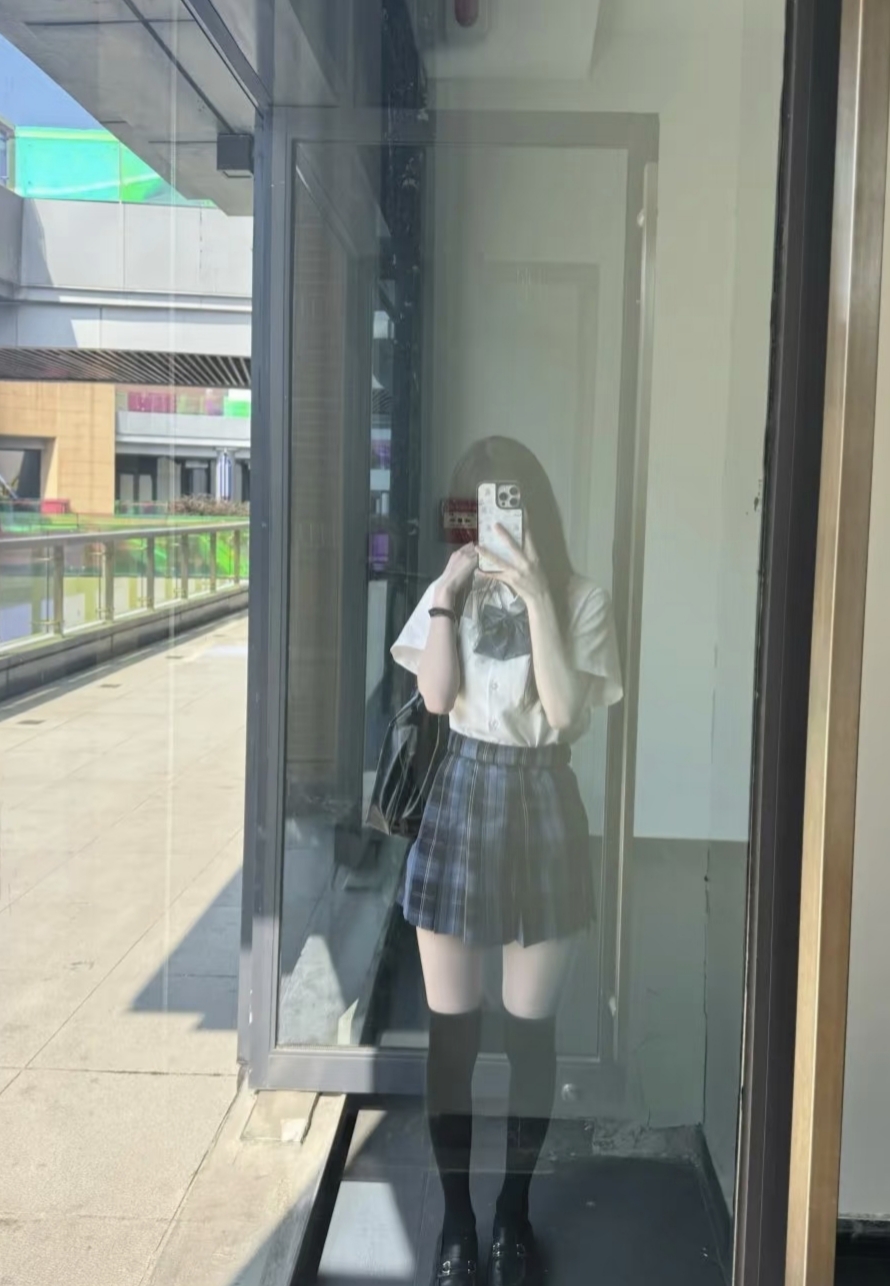 陪玩妹子じℳ迷糊桃的照片2