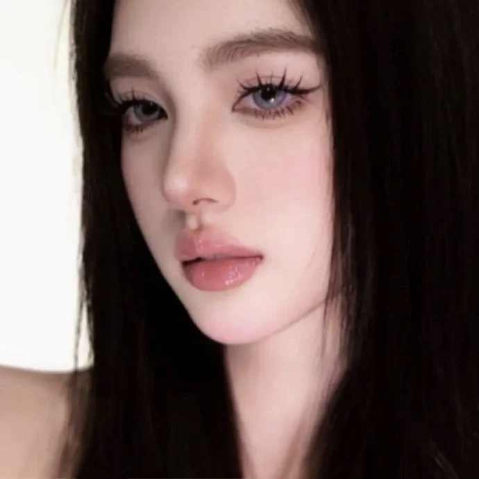 陪玩妹子写意的照片1