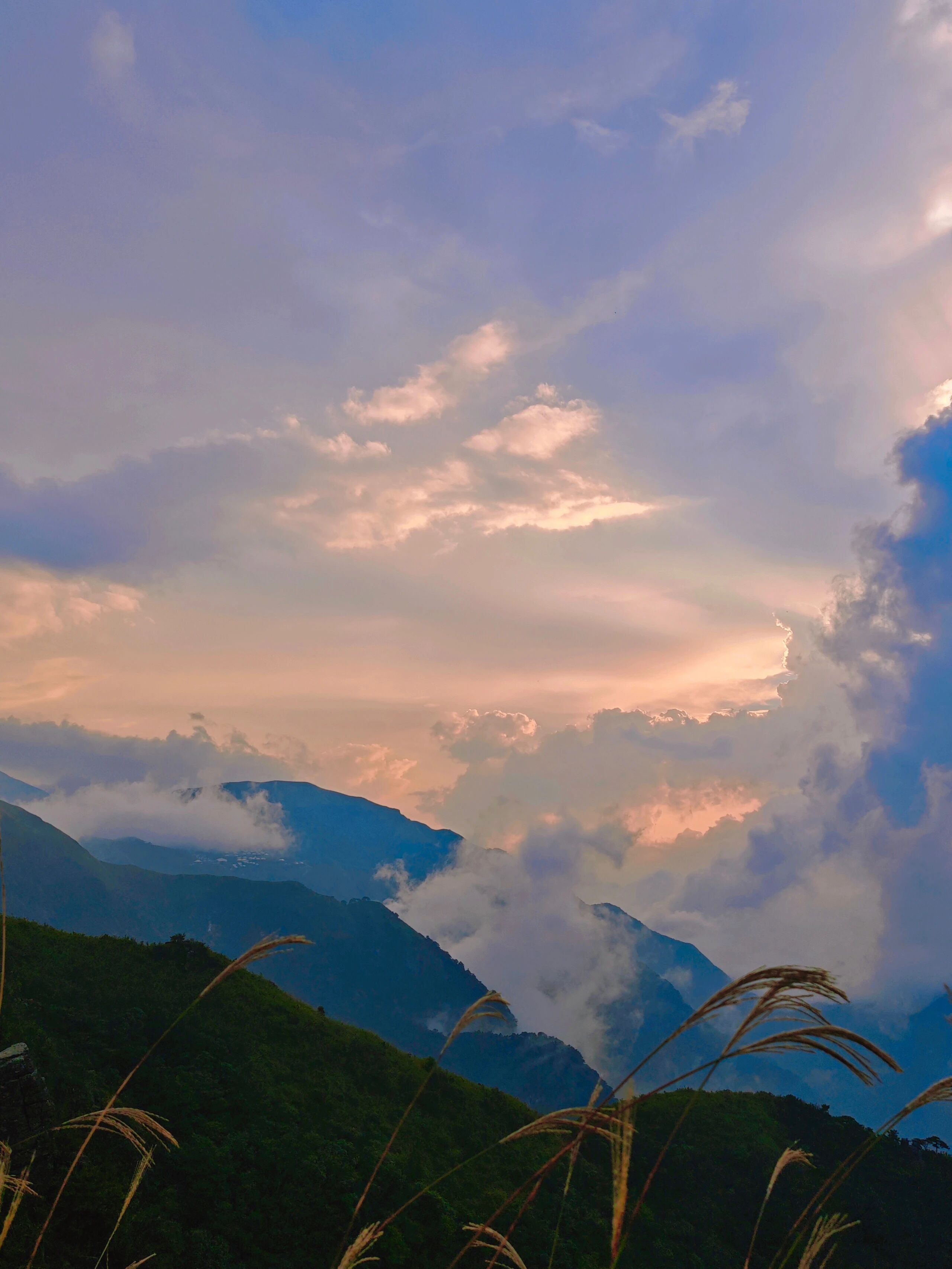 陪玩妹子爱笑的大梨子的照片3