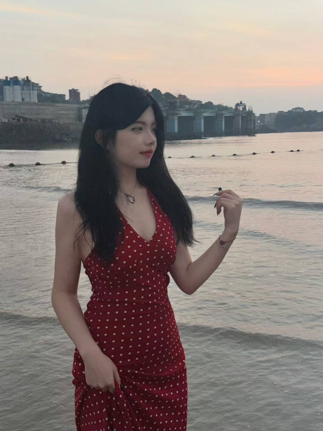 陪玩妹子γιs菡萏的照片1