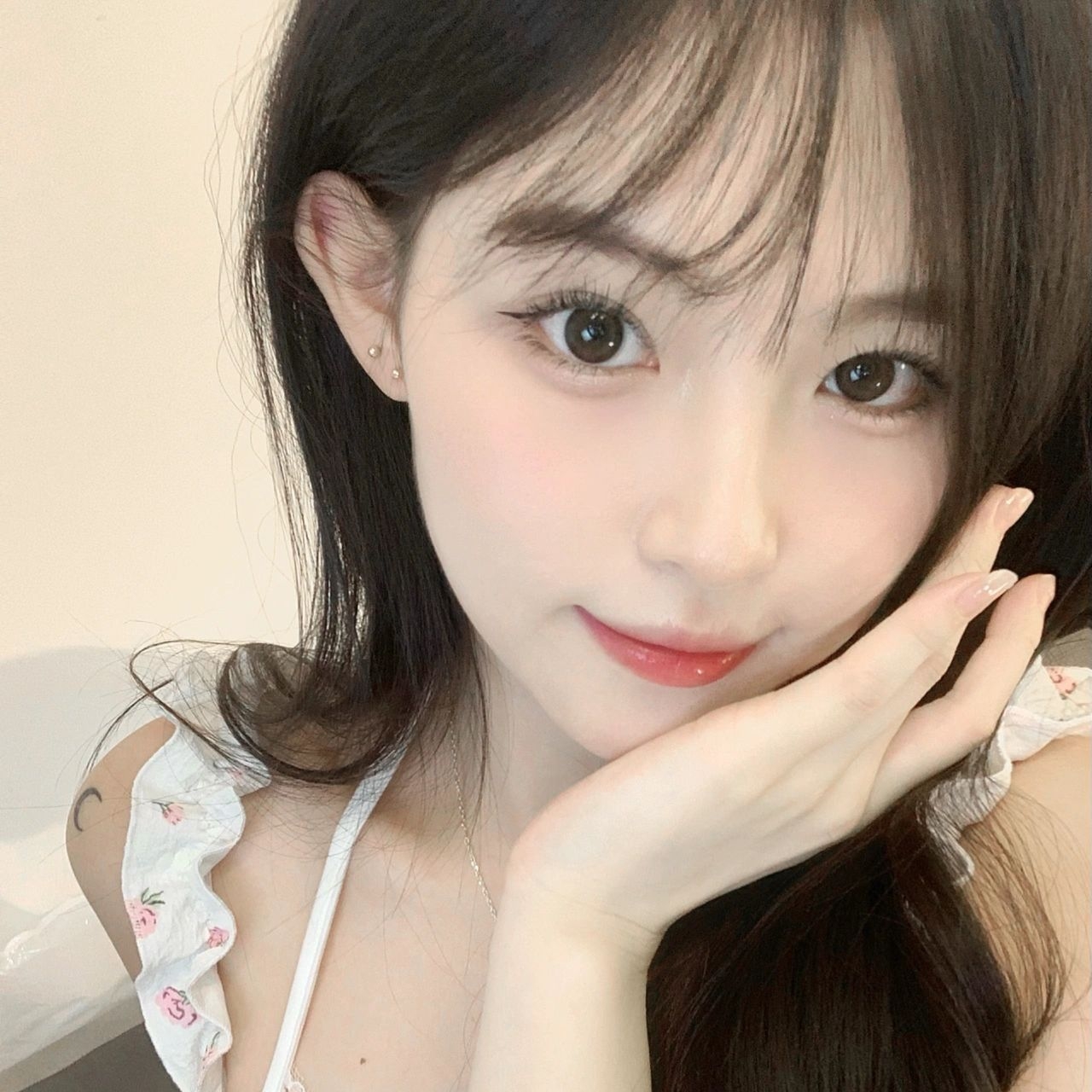 陪玩妹子奶兮温柔可爱的照片1