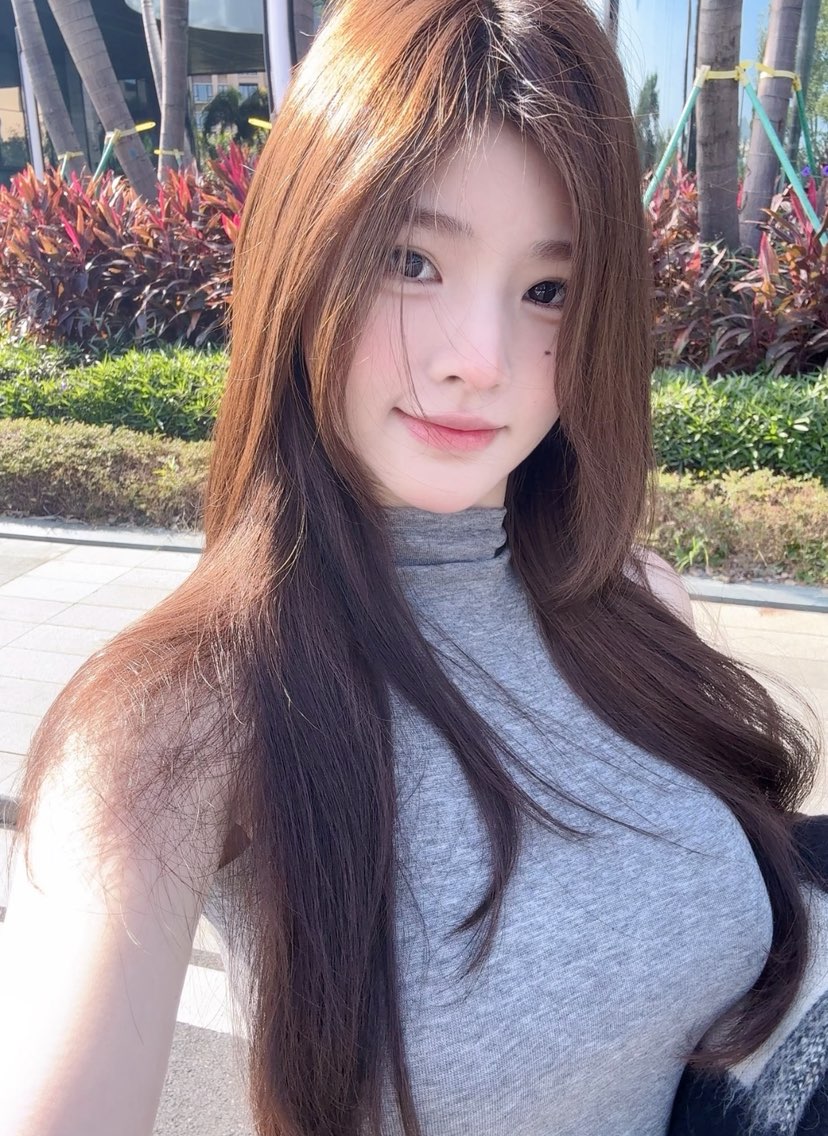 陪玩妹子咪桃的照片1