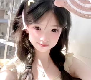 小黎话多不高冷。陪玩