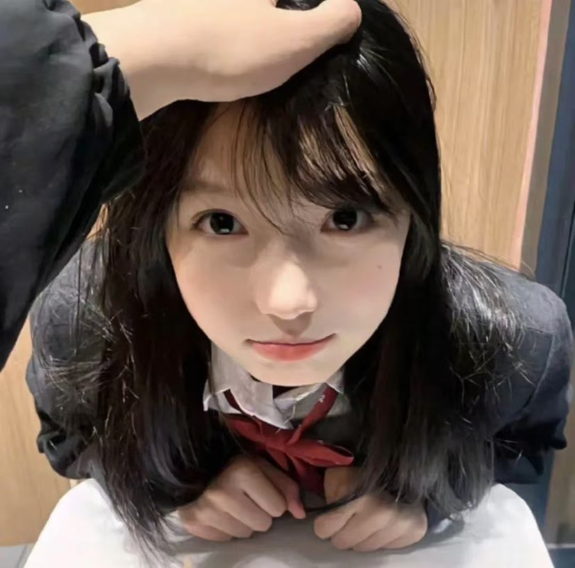 陪玩妹子米菲不吃汉堡的照片1