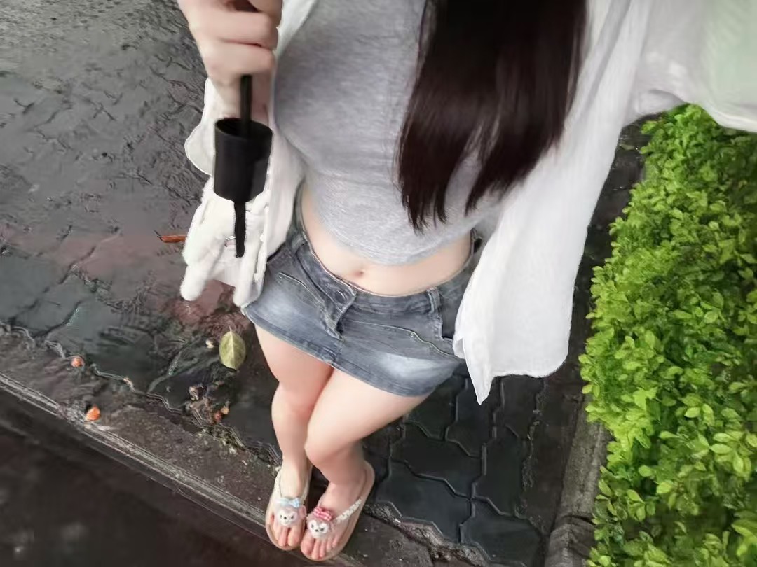 陪玩妹子小琪儿^的照片1