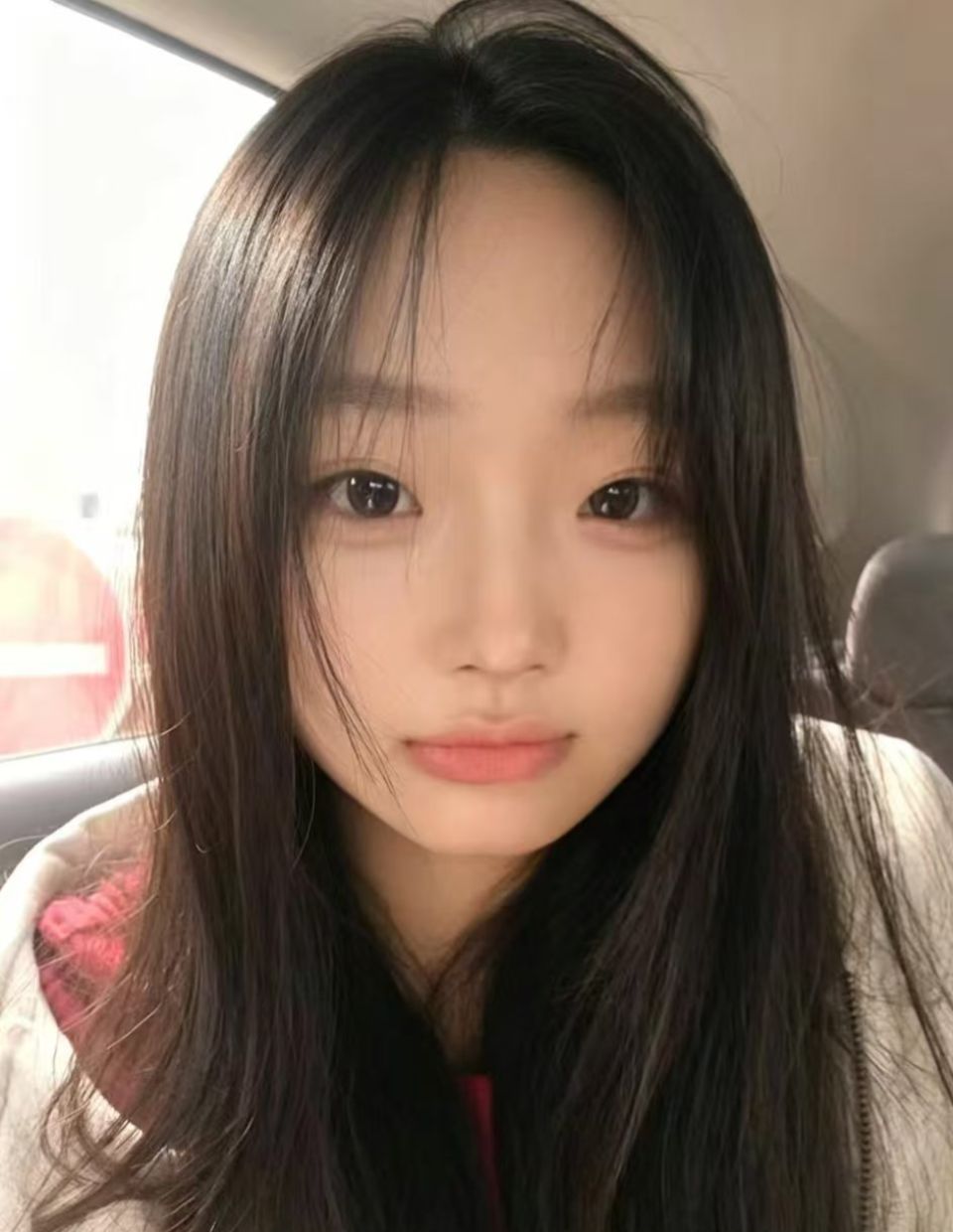 陪玩妹子不嘻嘻。。。的照片1